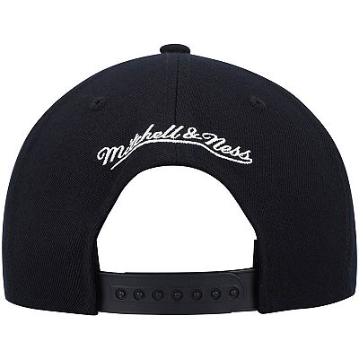 Men s Mitchell Ness Black Detroit Pistons Hardwood Classics 1990 NBA Finals Top Shot Snapback Hat
