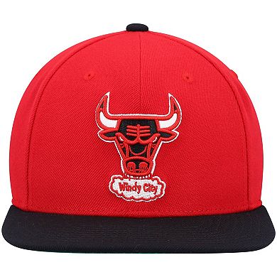 Men's Mitchell & Ness Red/Black Chicago Bulls Hardwood Classics Team Two-Tone 2.0 Snapback Hat