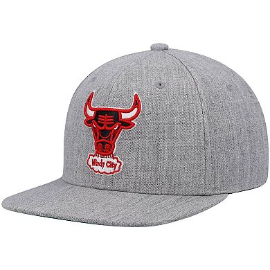 Men's Mitchell & Ness Heathered Gray Chicago Bulls Hardwood Classics Team 2.0 Snapback Hat
