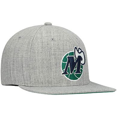 Men's Mitchell & Ness Heathered Gray Dallas Mavericks Hardwood Classics Team 2.0 Snapback Hat
