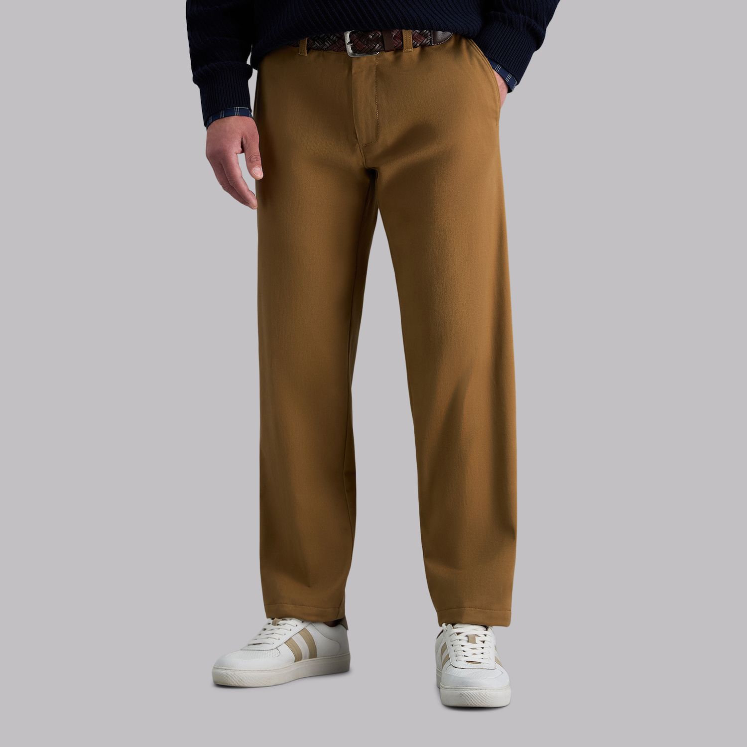 Мужские брюки Haggar Life Khaki™ Straight-Fit Comfort Chino Flat-Front, цвет: Adobe — фото 1