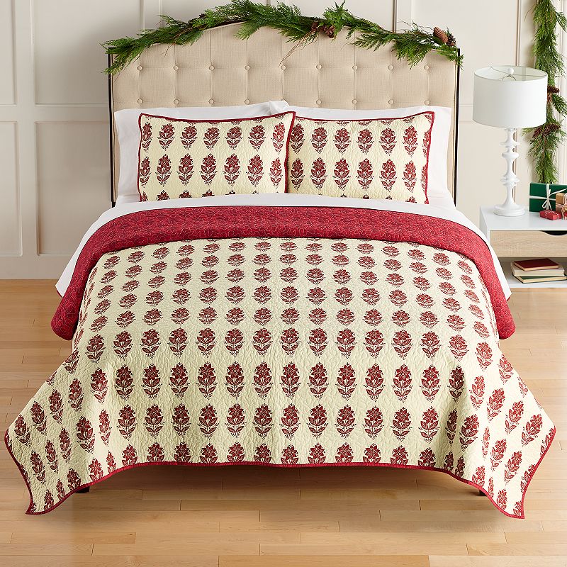 St. Nicholas Square Poinsettia Printed Quilt Set with Shams, Red, King