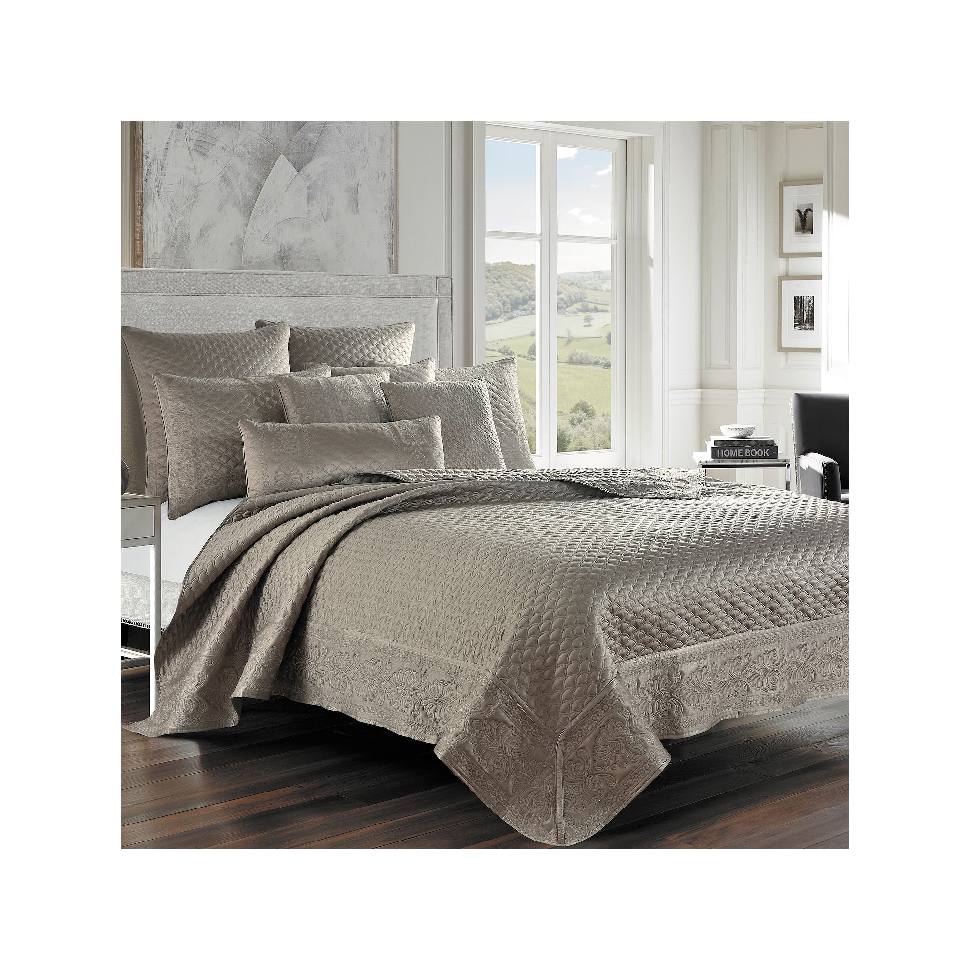 Five Queens Court Lincoln Quilt Set with Shams, Beige Khaki