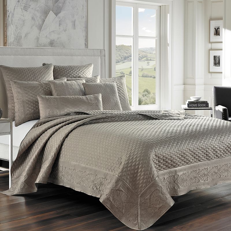 61207748 Five Queens Court Lincoln Quilt Set with Shams, Be sku 61207748