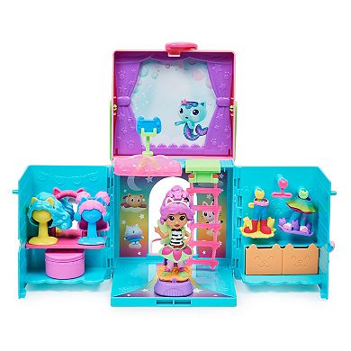 Spin Master Gabby's Dollhouse Dress-Up Closet Portable Playset with a Gabby Doll