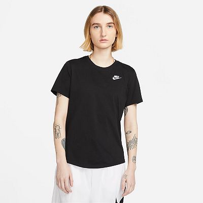 Women s Nike Sportswear Club Essentials Tee