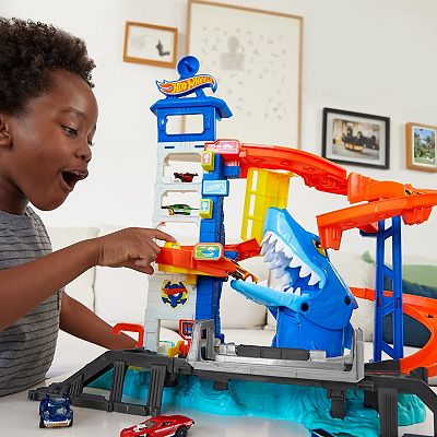Old Hot Wheels Shark Track Hot Wheels City Shark Beach Battle Play
