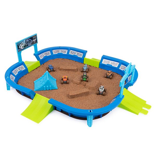 Monster Jam Mini World Finals Monster Dirt Arena with 2lbs Kinetic Sand and  6 Exclusive Mini Trucks