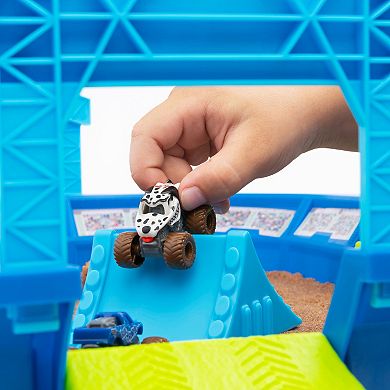 Monster Jam Mini World Finals Monster Dirt Arena with 2lbs Kinetic Sand and 6 Exclusive Mini Trucks