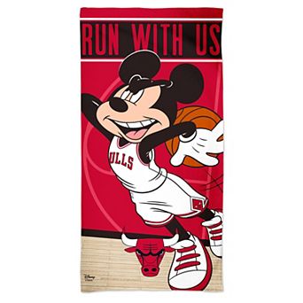 WinCraft Chicago Bulls 30'' x 60'' Disney Spectra Beach Towel