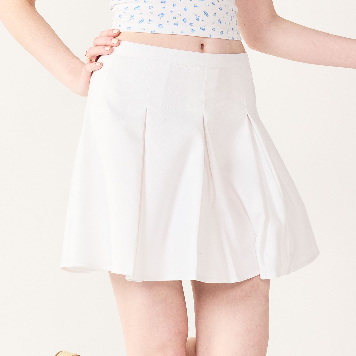 5858747_Modern_White