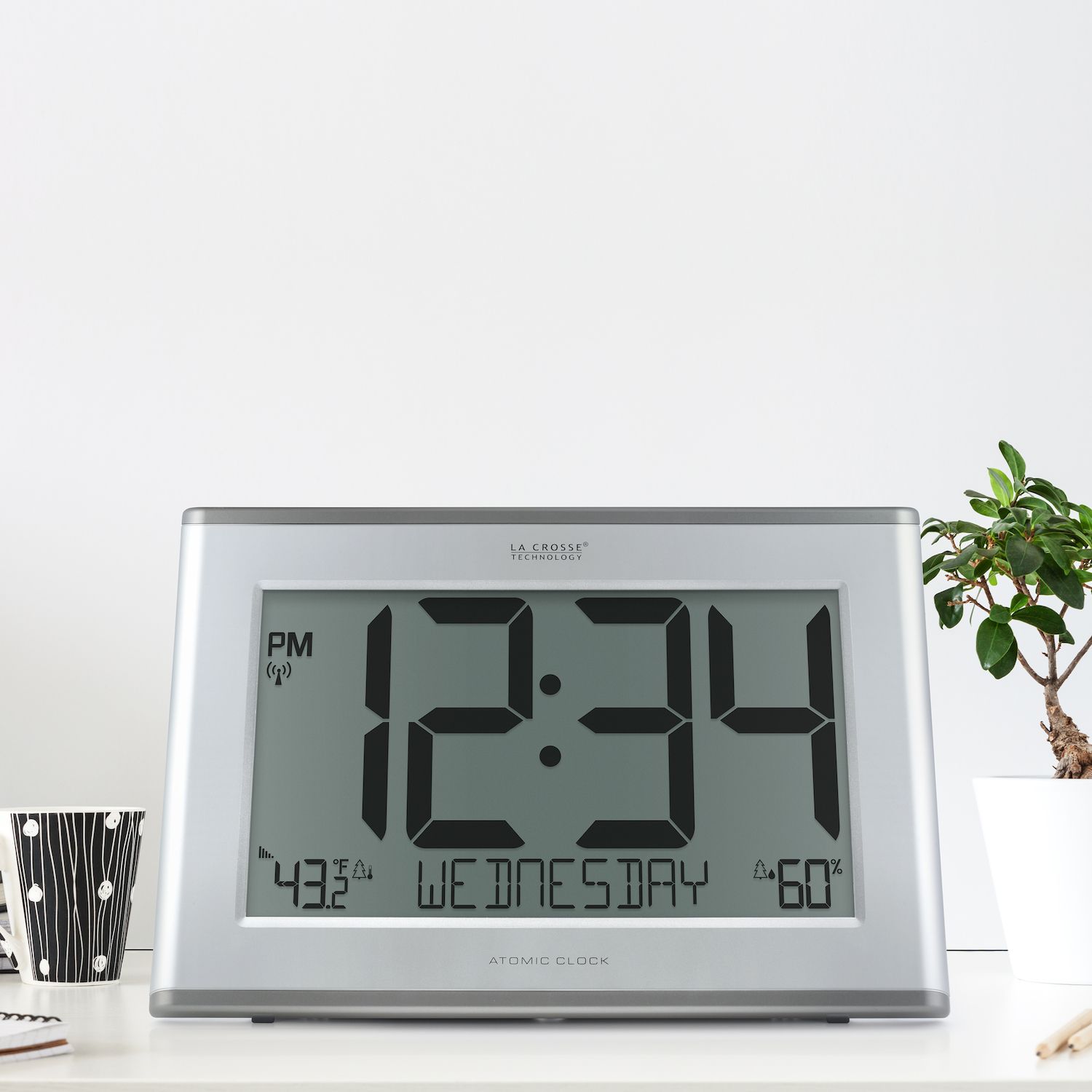 La Crosse Technology Atomic Clock - Thumbnail 5