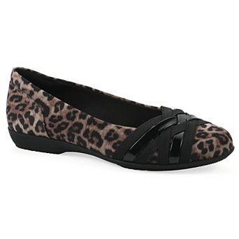 Cliffs by White Mountain Chic Women's Ballet Flats