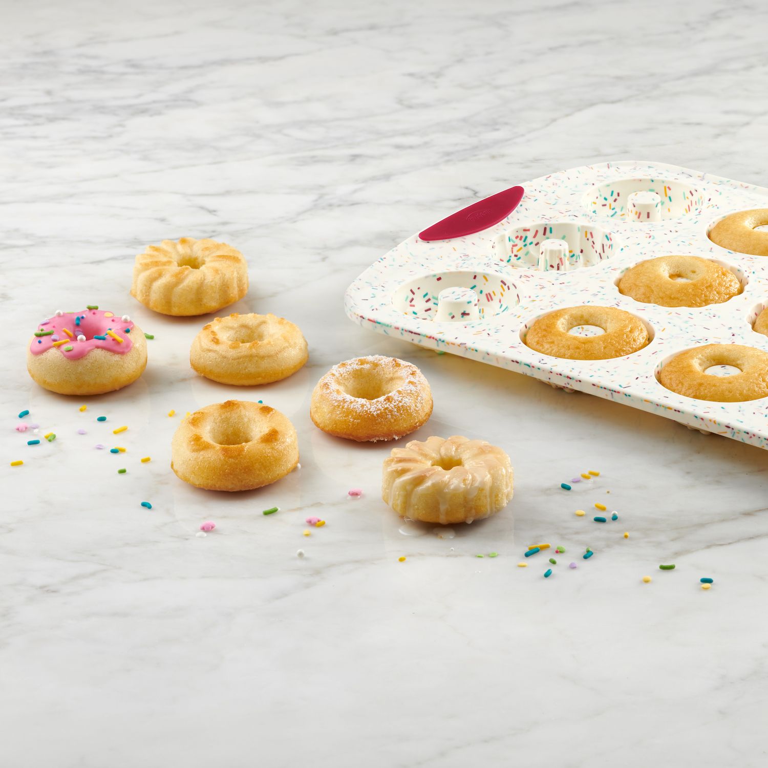 Trudeau Donut Pan - Thumbnail 3