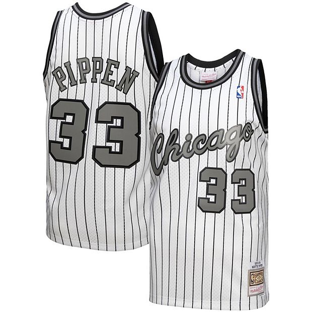 Champion Chicago Bulls Jersey No 33 worn by Scottie Pippen in The