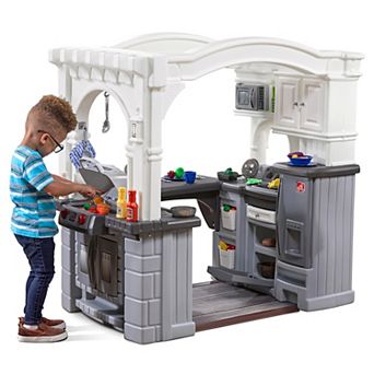 Step2 Grand Walk-In Classic Kitchen & Grill Pretend Playset