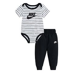 Newborn Baby Nike 12-Piece Sleep & Play, Bodysuit, Pants & Accessories Gift  Set