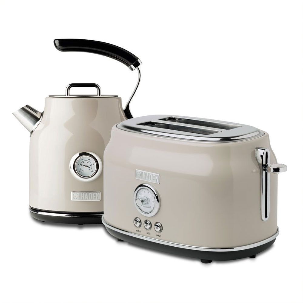MegaChef 7 Cup Electric Tea Kettle and 2 Slice Toaster Combo in Matte Cream