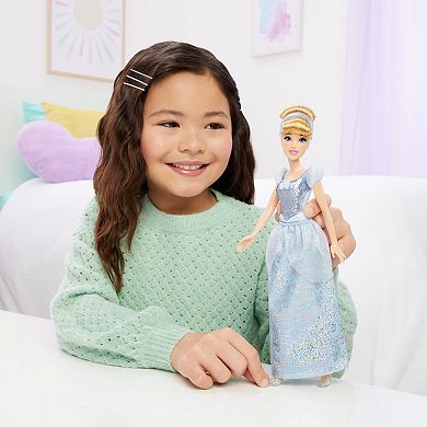 Disney Princess Cinderella Fashion Doll and Accessories by Mattel