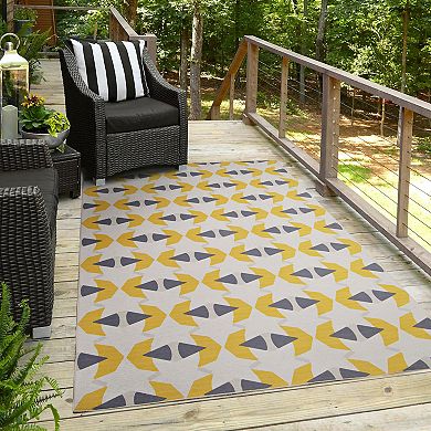 Linon Hialeah Outdoor Machine Washable Rug