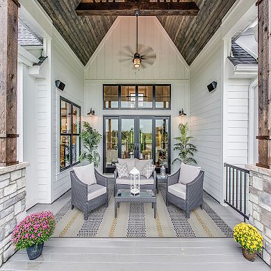 Linon Delray Outdoor Machine Washable Rug