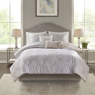 Beautyrest Kiona 5 pc Oversized Crushed Velvet Comforter Set with Throw Pillows