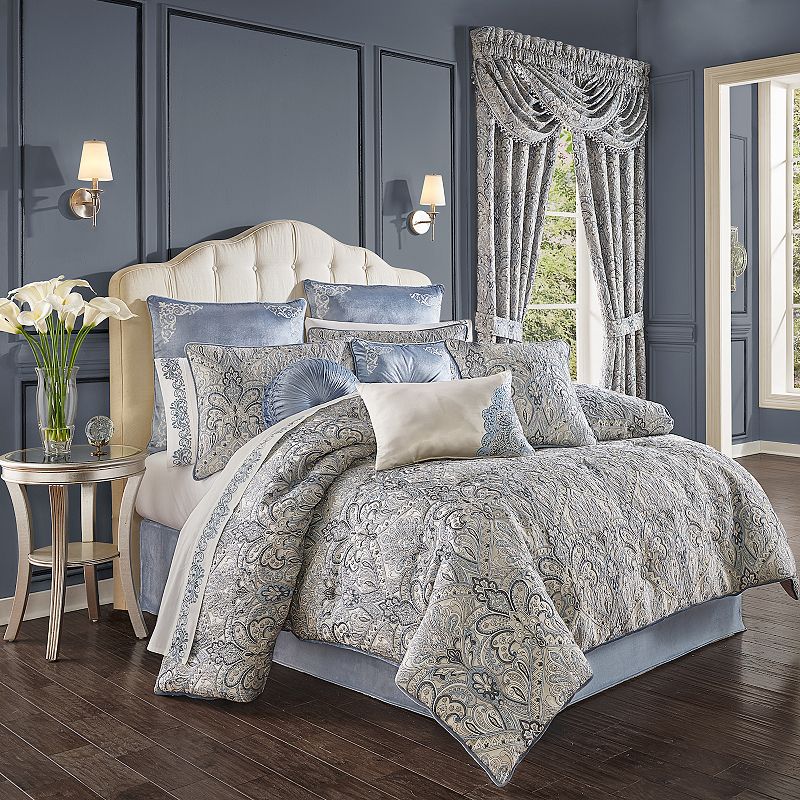 Five Queens Court Alexa Powder Blue 4-piece Comforter Set, King