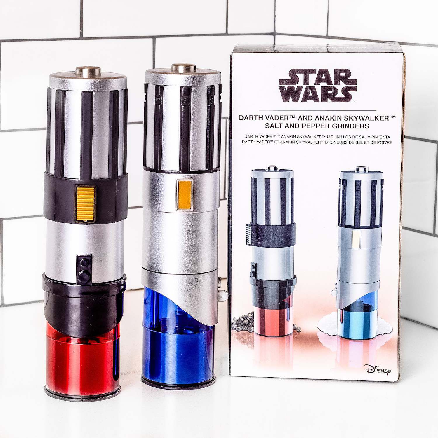 Uncanny Brands Star Wars Lightsaber Salt and Pepper Grinder - Thumbnail 2