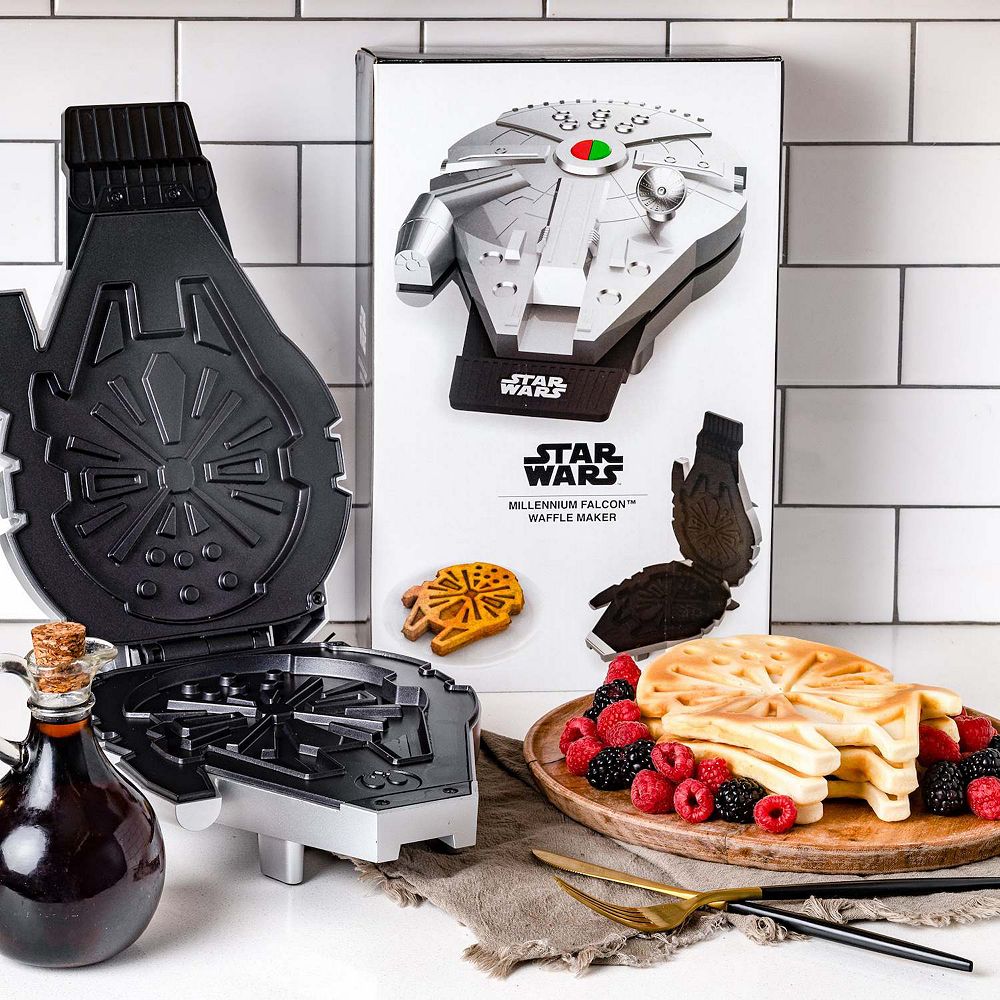 UNCANNY BRANDS STAR WARS DELUXE MILLENNIUM FALCON WAFFLE MAKER