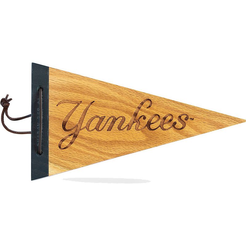 New York Yankees 7 x 12 Wood Pennant, Multicolor