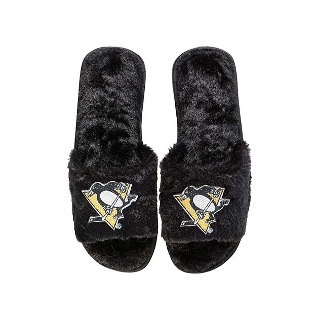 Kohls fuzzy hot sale slippers