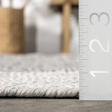 nuLoom Indoor/Outdoor Braided Oralia Area Rug