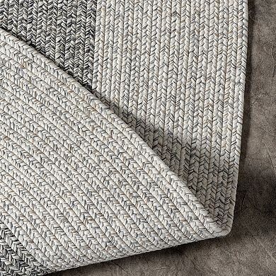 nuLoom Indoor/Outdoor Braided Oralia Area Rug