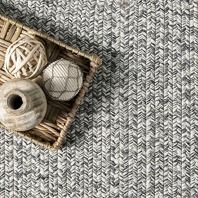 nuLoom Indoor/Outdoor Braided Oralia Area Rug
