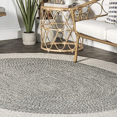 nuLoom Indoor/Outdoor Braided Oralia Area Rug