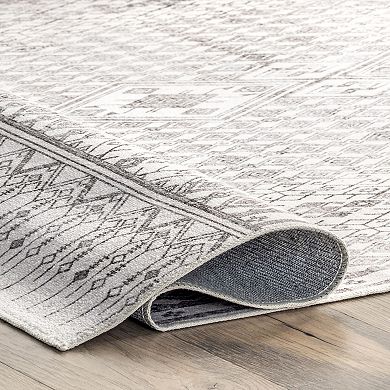 nuLoom Hettie Transitional Tribal Machine Washable Area Rug