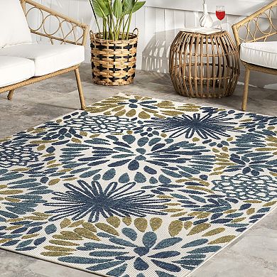 nuLoom Monique Floral Indoor/Outdoor Cut & Loop Area Rug