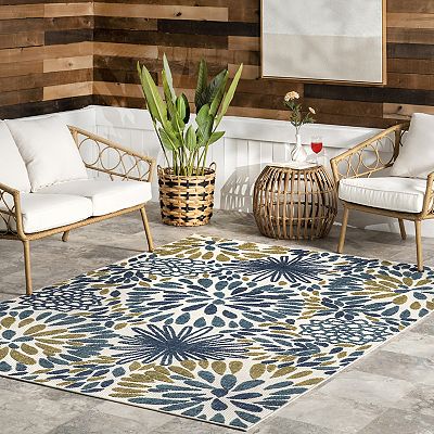 nuLoom Monique Floral Indoor/Outdoor Cut & Loop Area Rug