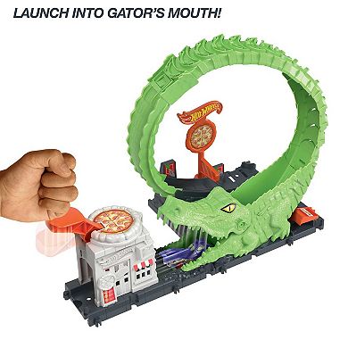 Mattel Hot Wheels Track Set With 1 Toy Car Gator Loop Pizza Place Playset