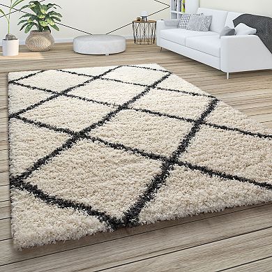 Soft Shag Rug with Diamond Pattern in Scandi Design