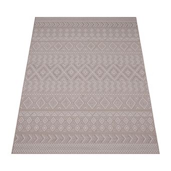 Stain-Resistant Outdoor Rug with Boho Pattern for Patio or Balcony