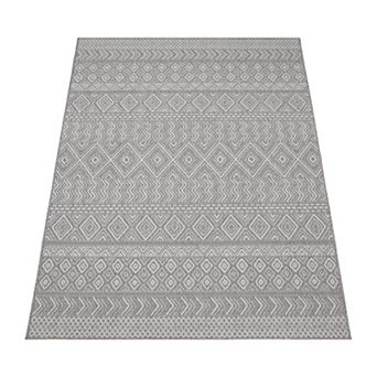 Stain-Resistant Outdoor Rug with Boho Pattern for Patio or Balcony