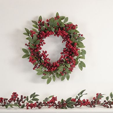 Lush Berry and Leaf Artificial Christmas Wreath 18-Inch Unlit