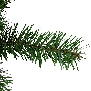Deluxe Dorchester Pine Artificial Christmas Wreath  10-Inch  Unlit