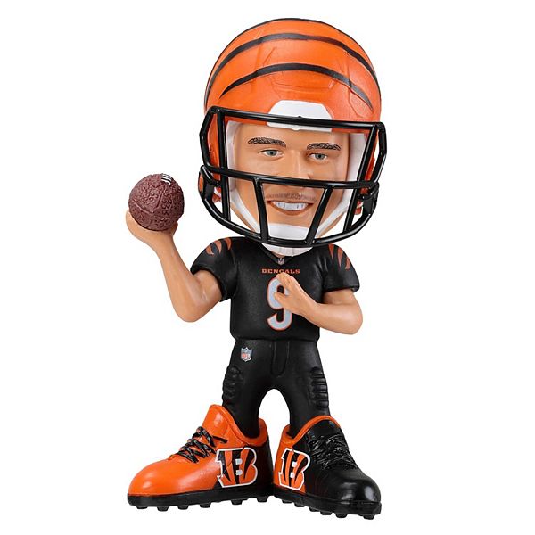 Team Football Bengals Pop Figure Joe Burrow Player Bunded woth Mad Lids Cap  Blind Bag + Protective Case & American Trading Cards 4 Items