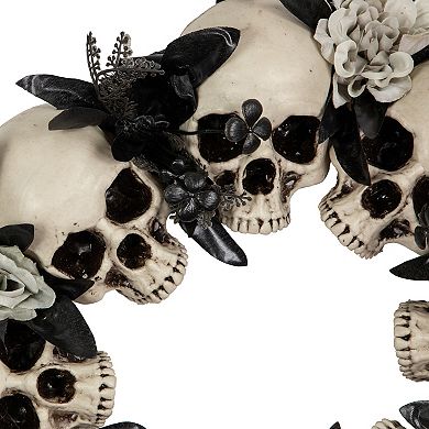 Skulls and Chains with Gray Roses Halloween Wreath 15-Inch Unlit