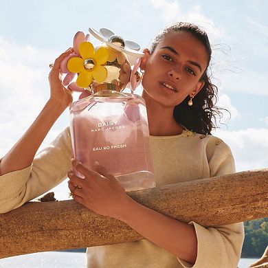 Daisy Eau so Fresh Eau de Toilette Travel Spray with Raspberry, Wild Rose, Grapefruit & Soft Musks