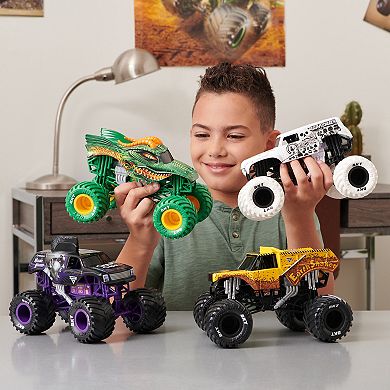 Monster Jam Official Dragon Collector Die-Cast 1:24 Scale Monster Truck