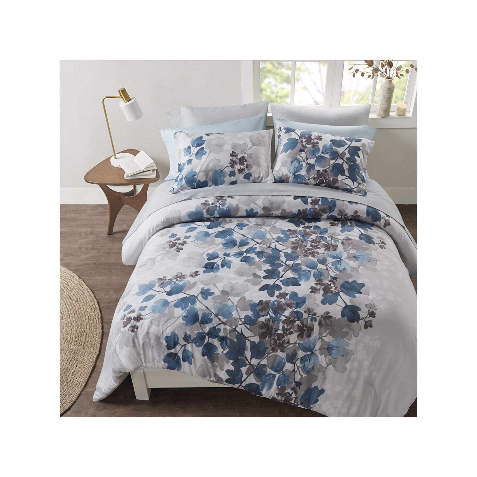 Madison Park Essentials Jeanie Modern Floral Comforter Set with Bed Sheets,