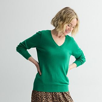 Petite Croft & Barrow® Extra Soft V-Neck Sweater